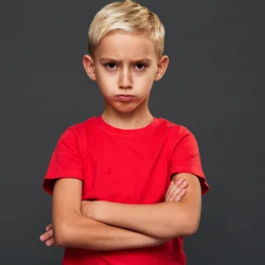 Якщо дитина бʼє себе